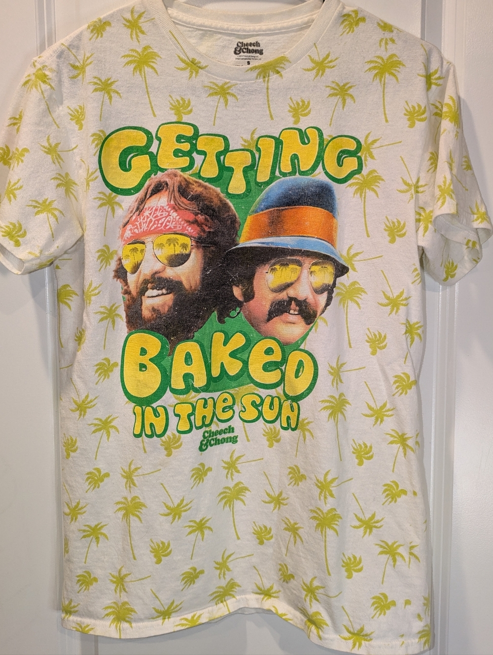 Cheech & Chong Graphic T Shirt Small Getting Baked in the Sun Palm Print Distres